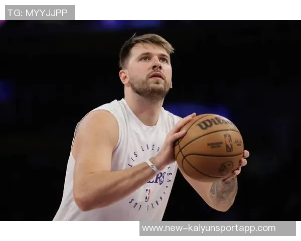 东契奇伤病状态升级为出战成疑明日能否回归NBA杯成焦点