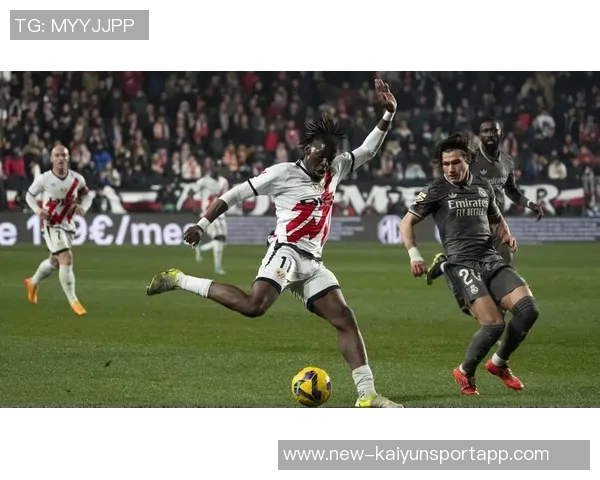 西甲领头羊皇马迎战同城对手巴列卡诺全力争胜考验来临