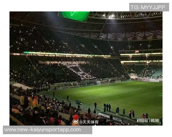 近600名国安球迷远征亚冠客场热情助威气氛火爆几乎反转主场优势 近600名国安球迷远征亚冠客场热情助威气氛火爆几乎反转主场优势