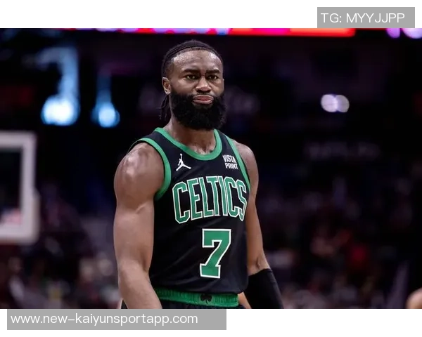 杰伦布朗谈末节反扑时的心态与队友沟通的重要性