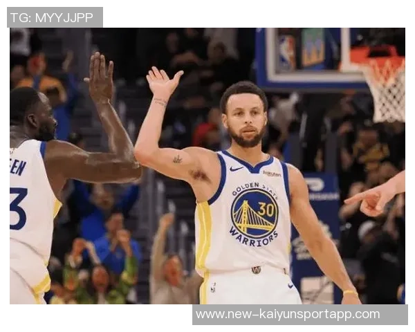 库里上半场表现分析：10投4中贡献12分1板2助1帽三分命中率提升